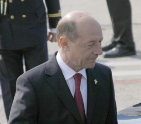 Băsescu vrea un nou referendum pentru unicameral şi 300 de parlamentari
